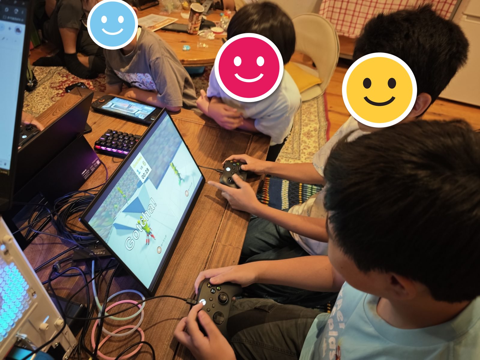 じゃんけん鬼eスポーツで対戦する子どもたち